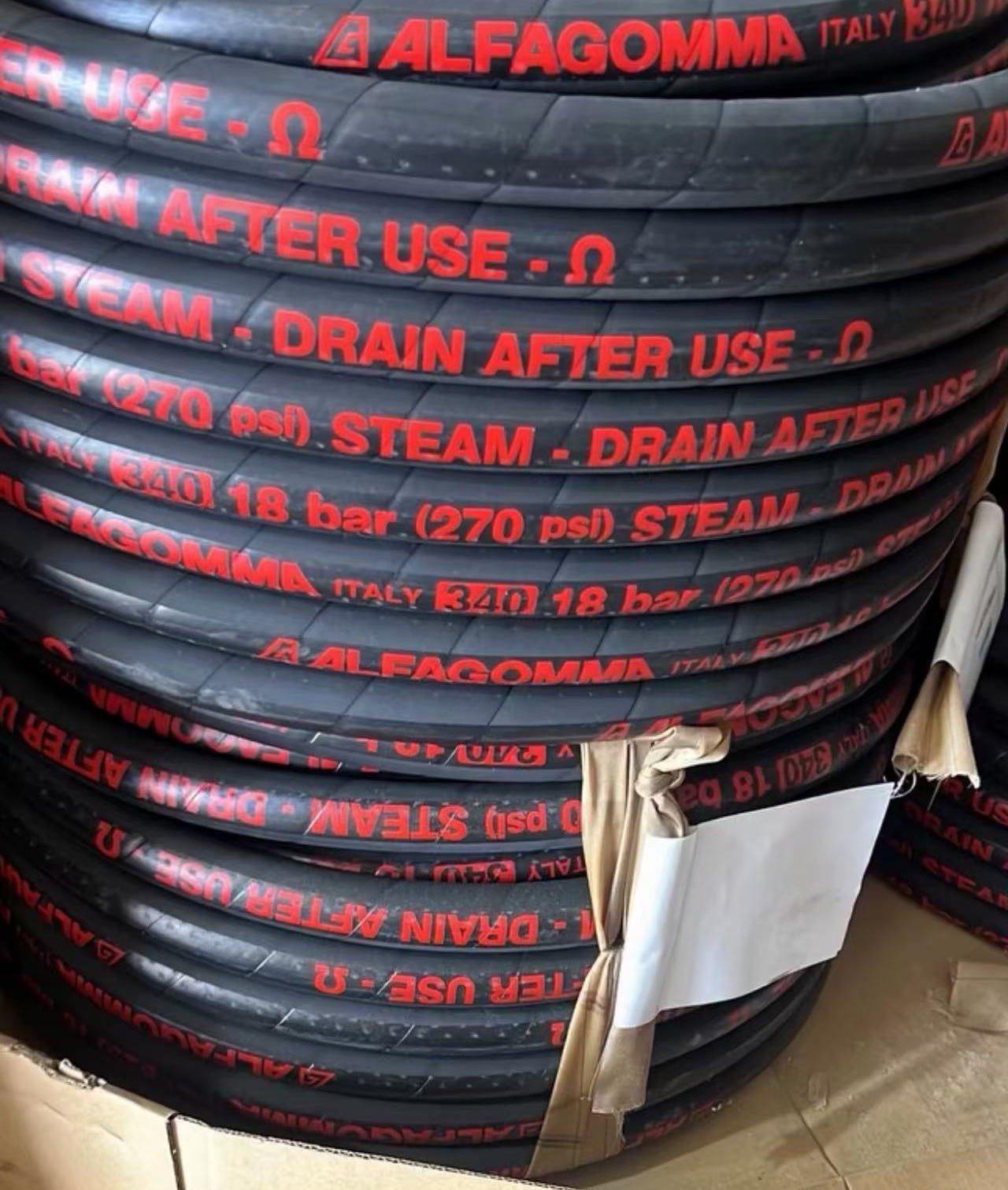 340AA  蒸气管 18 bar (270 psi) 钢丝编织