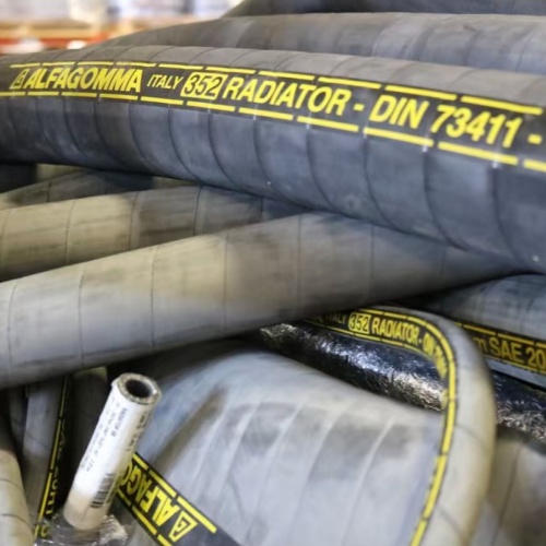 352AA  散热器管 5 bar  (75 psi)  exceeds DIN 73411 - SAE 20R1 D-2